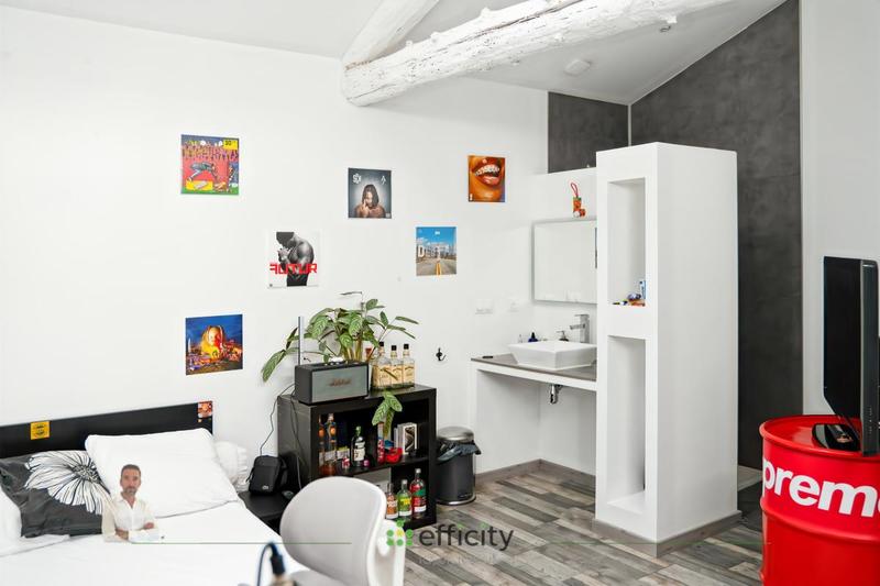 Maison - 245 m² - 8 pièces