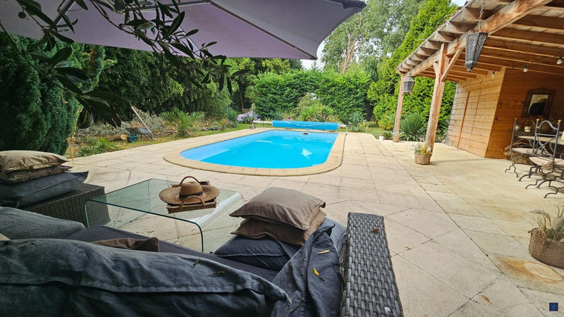 Maison - 198 m² - 7 pièces