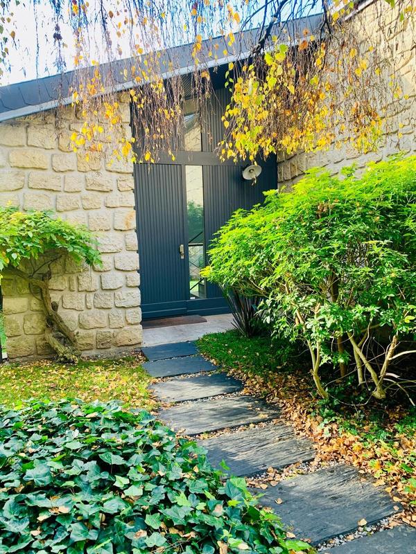 Maison - 216 m² - 6 pièces