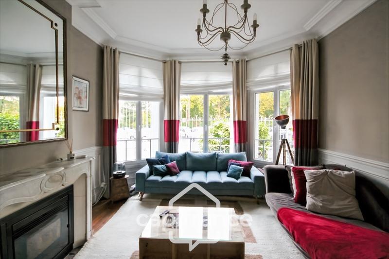 Maison - 230 m² - 6 pièces