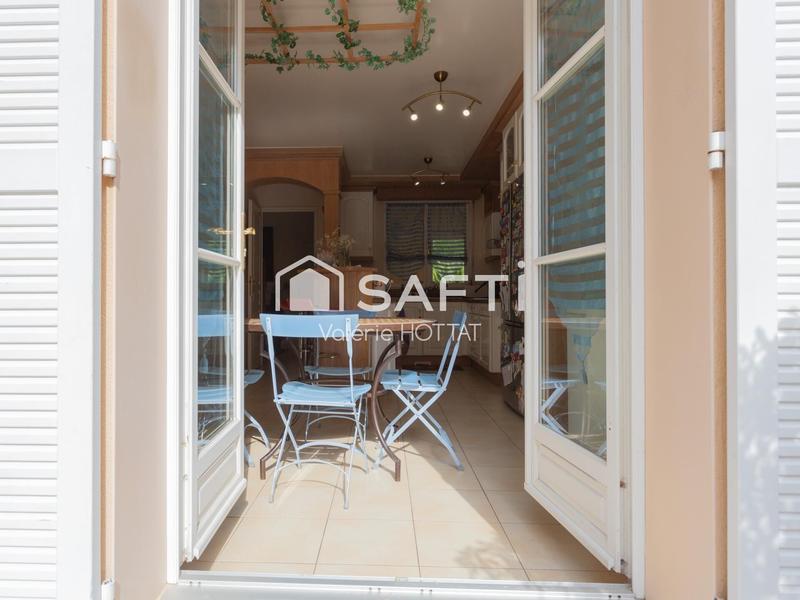 Maison - 227 m² - 8 pièces