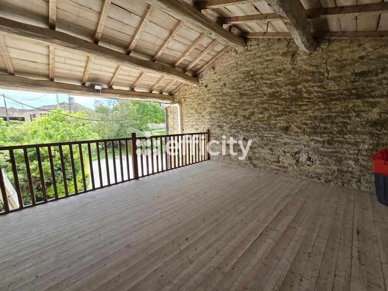 Maison - 237 m² - 8 pièces