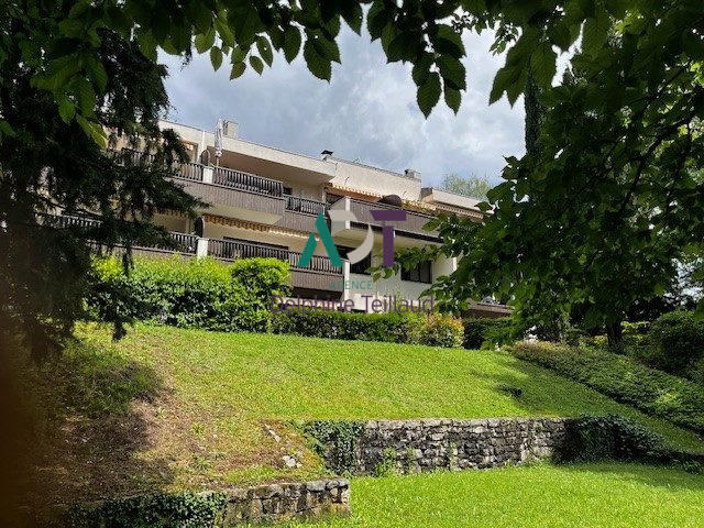 Appartement - 111 m² - 4 pièces