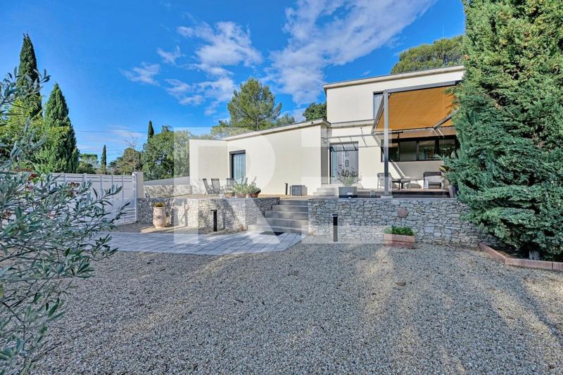 Maison - 185 m² - 6 pièces