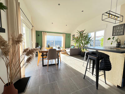 Maison - 101 m² - 4 pièces