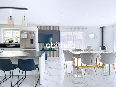 Villa - 140 m² - 4 pièces