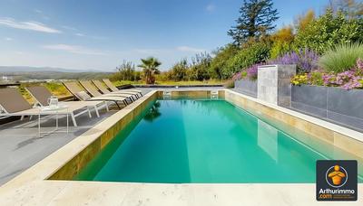 Maison - 135 m² - 6 pièces