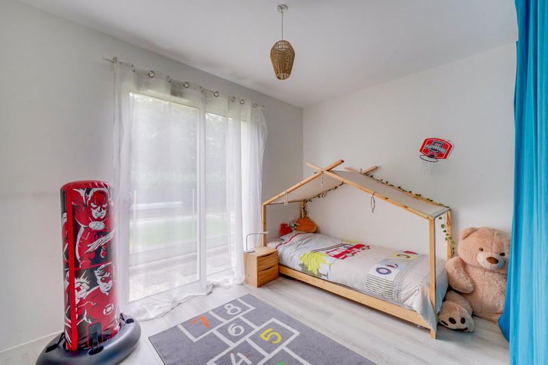 Maison - 180 m² - 8 pièces