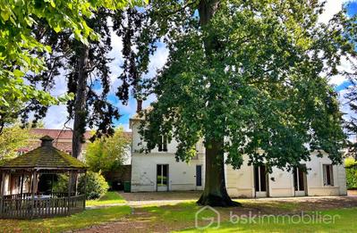 Maison de maîtres - 317 m² - 11 pièces