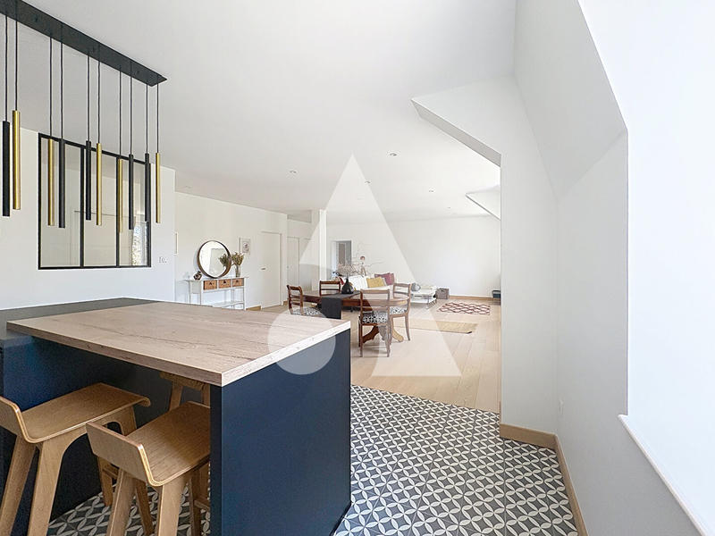 Appartement - 143 m² - 5 pièces