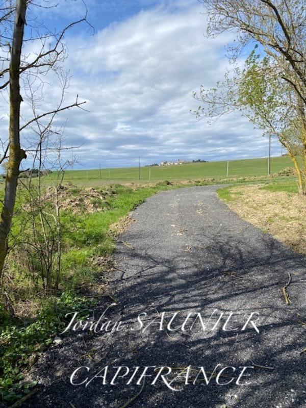 Terrain constructible - 2 500 m²