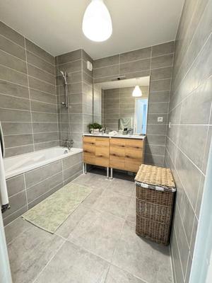 Appartement - 90 m² - 4 pièces