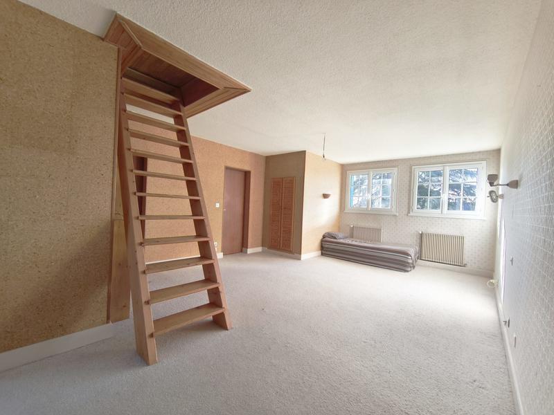 Maison - 187 m² - 10 pièces