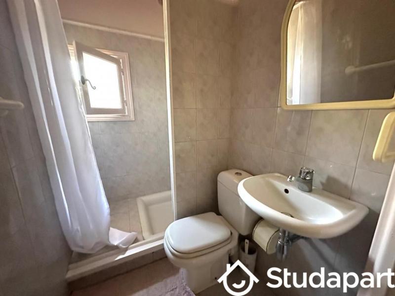 Chambre - 11 m² - 1 pièce