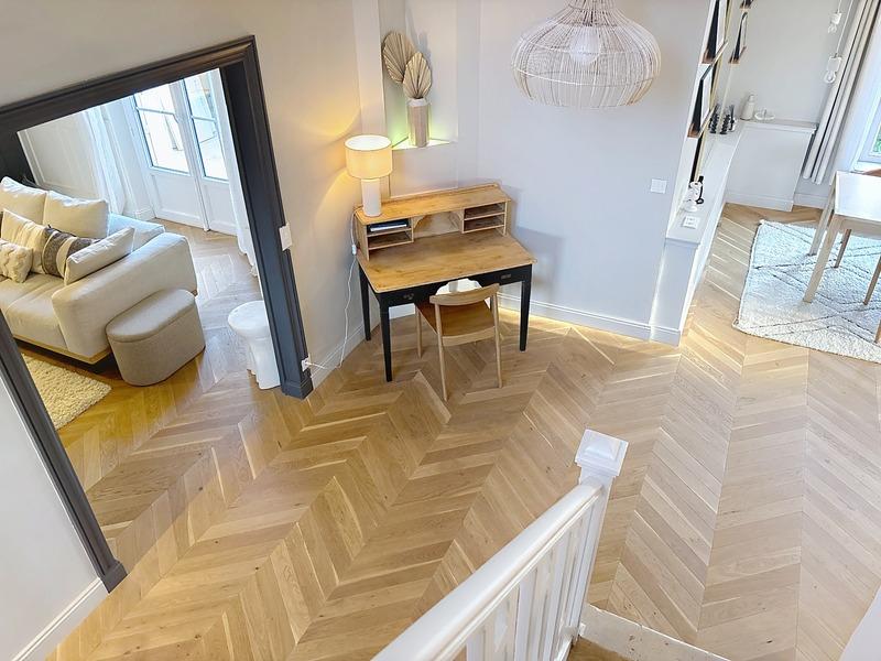 Maison bourgeoise - 300 m² - 9 pièces