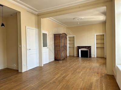 Appartement - 117 m² - 5 pièces