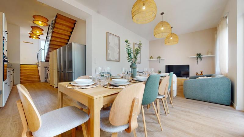 Maison - 162 m² - 10 pièces