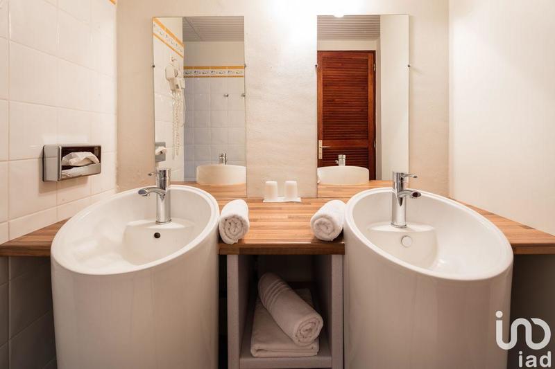 Local commercial - 11 303 m²