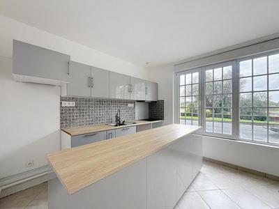 Appartement ancien - 85 m² - 3 pièces