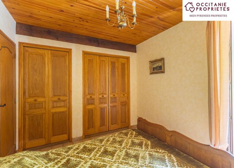 Propriété - 250 m² - 9 pièces