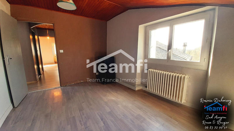 Maison - 96 m² - 8 pièces