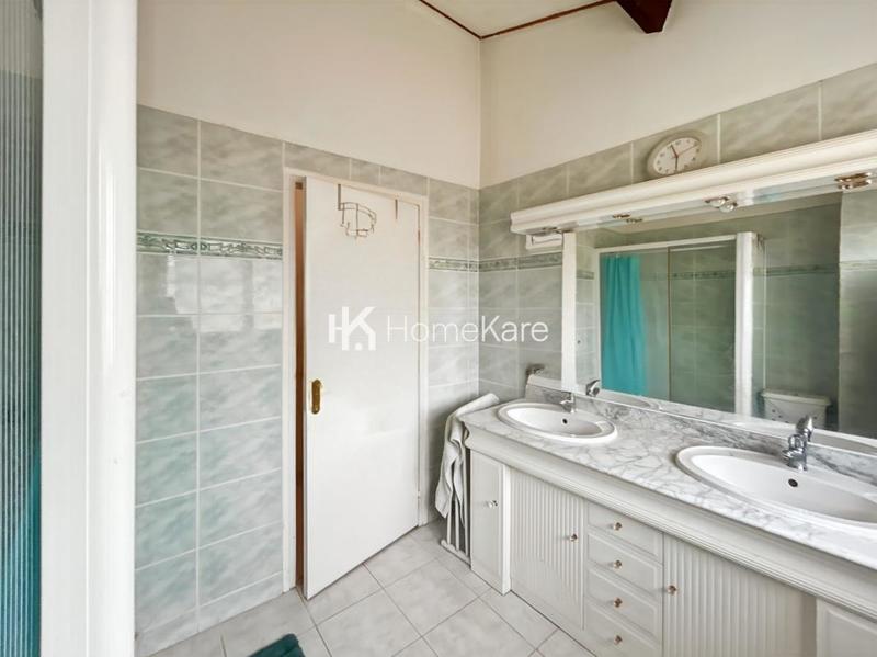 Villa - 200 m² - 8 pièces