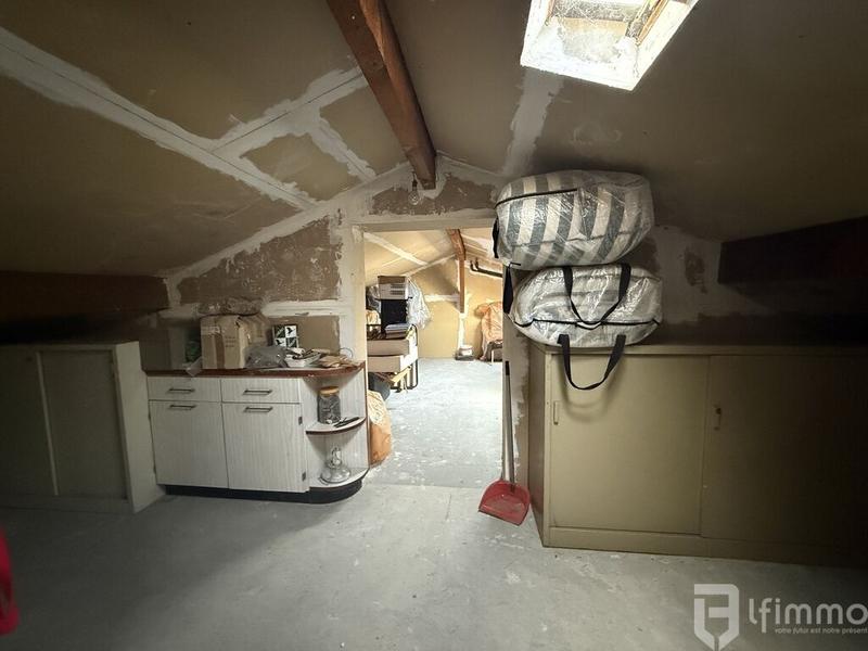 Pavillon - 200 m² - 8 pièces