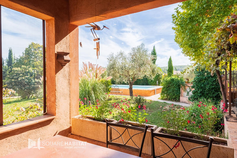 Maison - 254 m² - 8 pièces