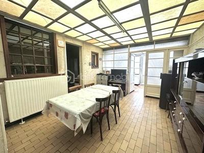 Maison - 240 m² - 10 pièces