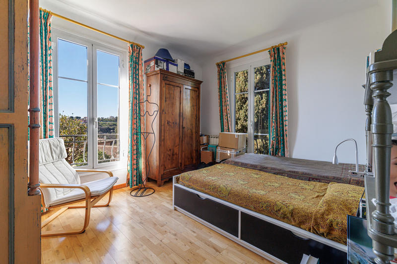 Maison - 205 m² - 6 pièces