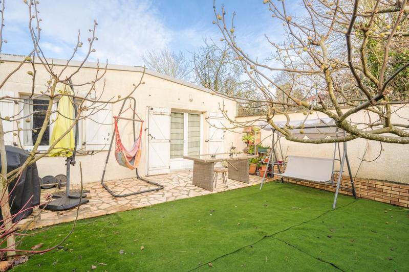 Maison - 94 m² - 5 pièces