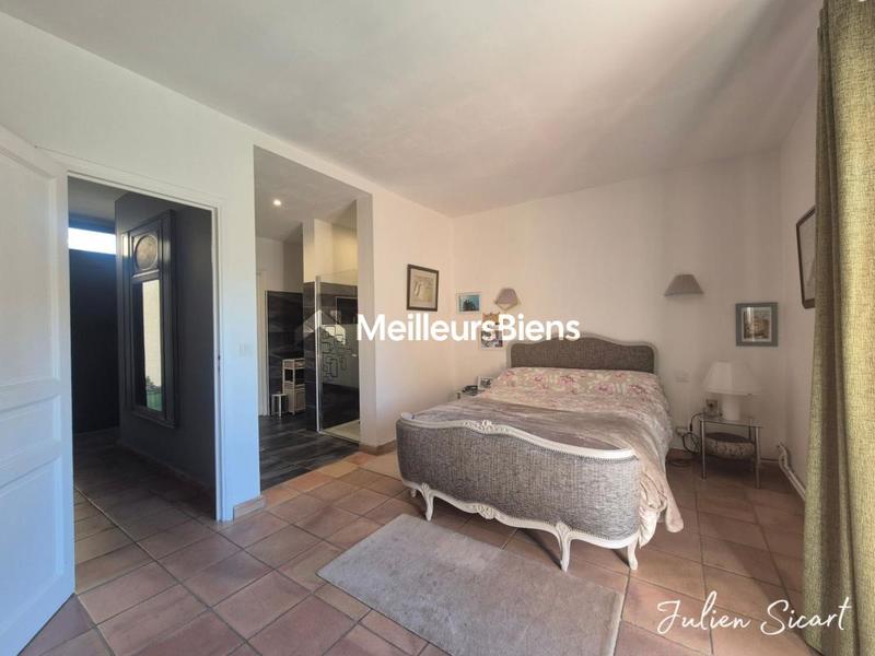 Propriété - 270 m² - 7 pièces