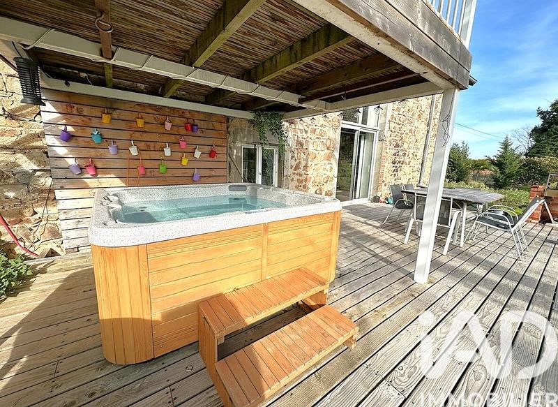 Maison - 170 m² - 8 pièces