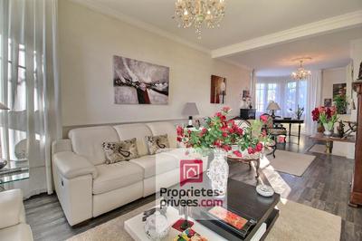 Maison - 166 m² - 7 pièces