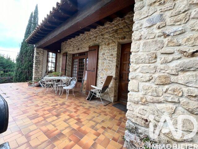 Maison - 184 m² - 7 pièces