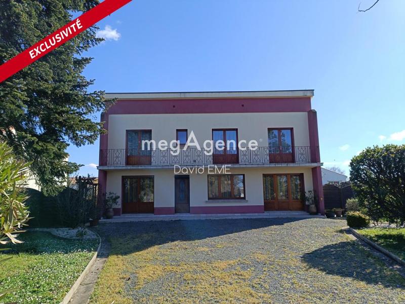 Maison traditionnelle - 172 m² - 9 pièces