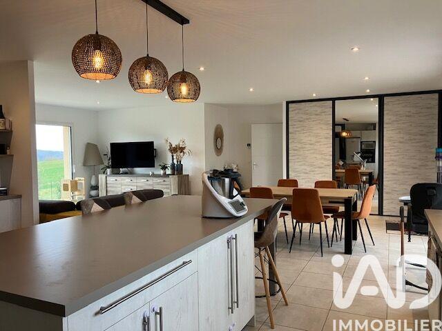 Maison - 122 m² - 5 pièces