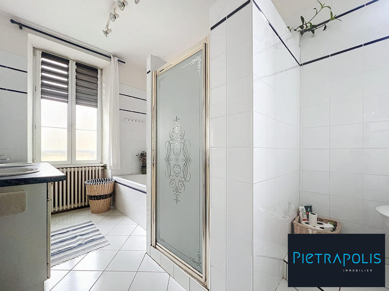 Maison - 196 m² - 7 pièces