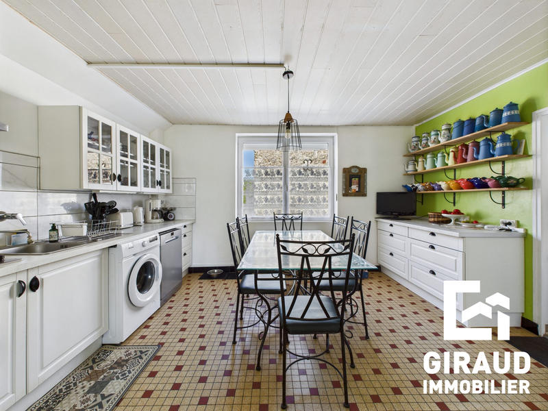 Maison - 127 m² - 7 pièces