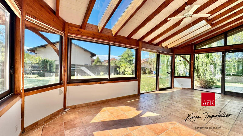 Maison - 235 m² - 7 pièces