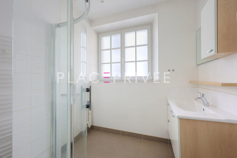 Immeuble - 17 pièces