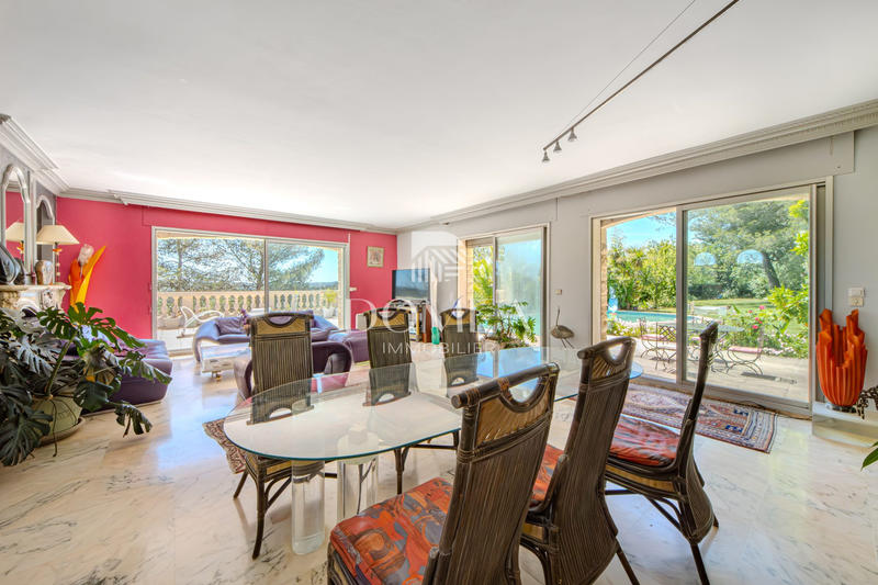 Maison - 463 m² - 15 pièces