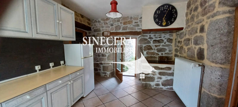 Maison - 240 m² - 7 pièces