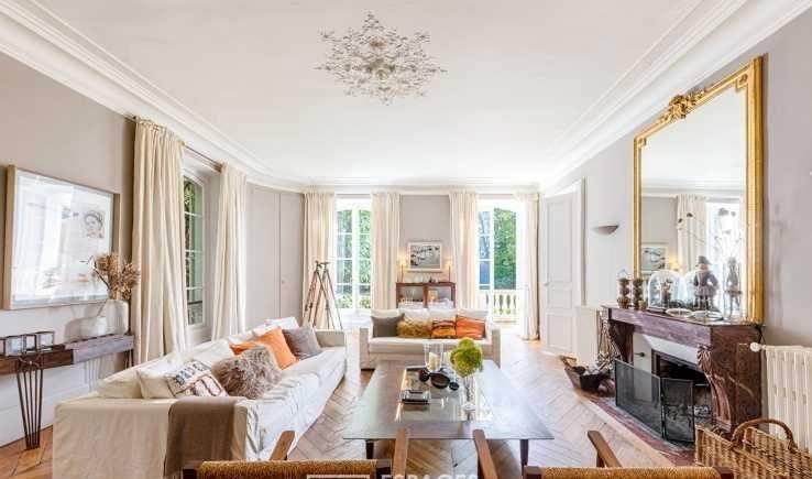 Manoir - 615 m² - 18 pièces