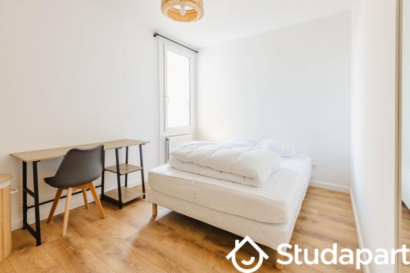 Chambre - 11 m² - 1 pièce