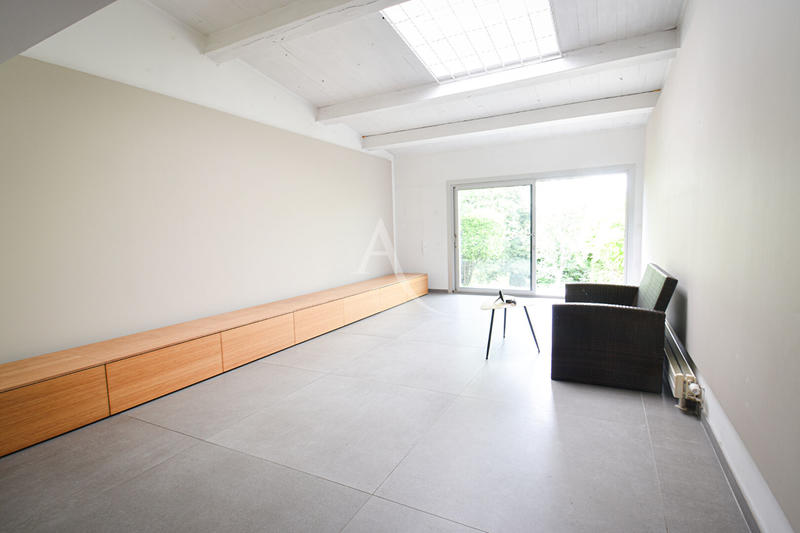 Maison - 197 m² - 9 pièces