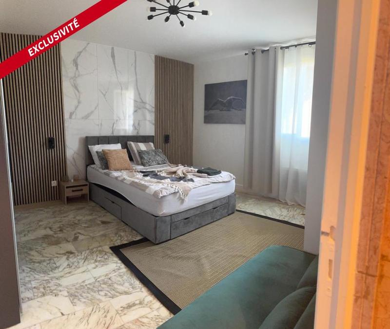 Demeure - 351 m² - 8 pièces