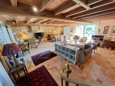 Maison - 167 m² - 5 pièces