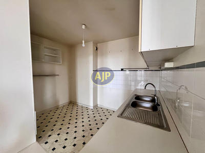 Appartement - 82 m² - 3 pièces