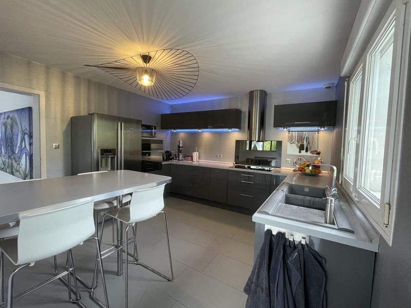 Maison contemporaine - 154 m² - 7 pièces